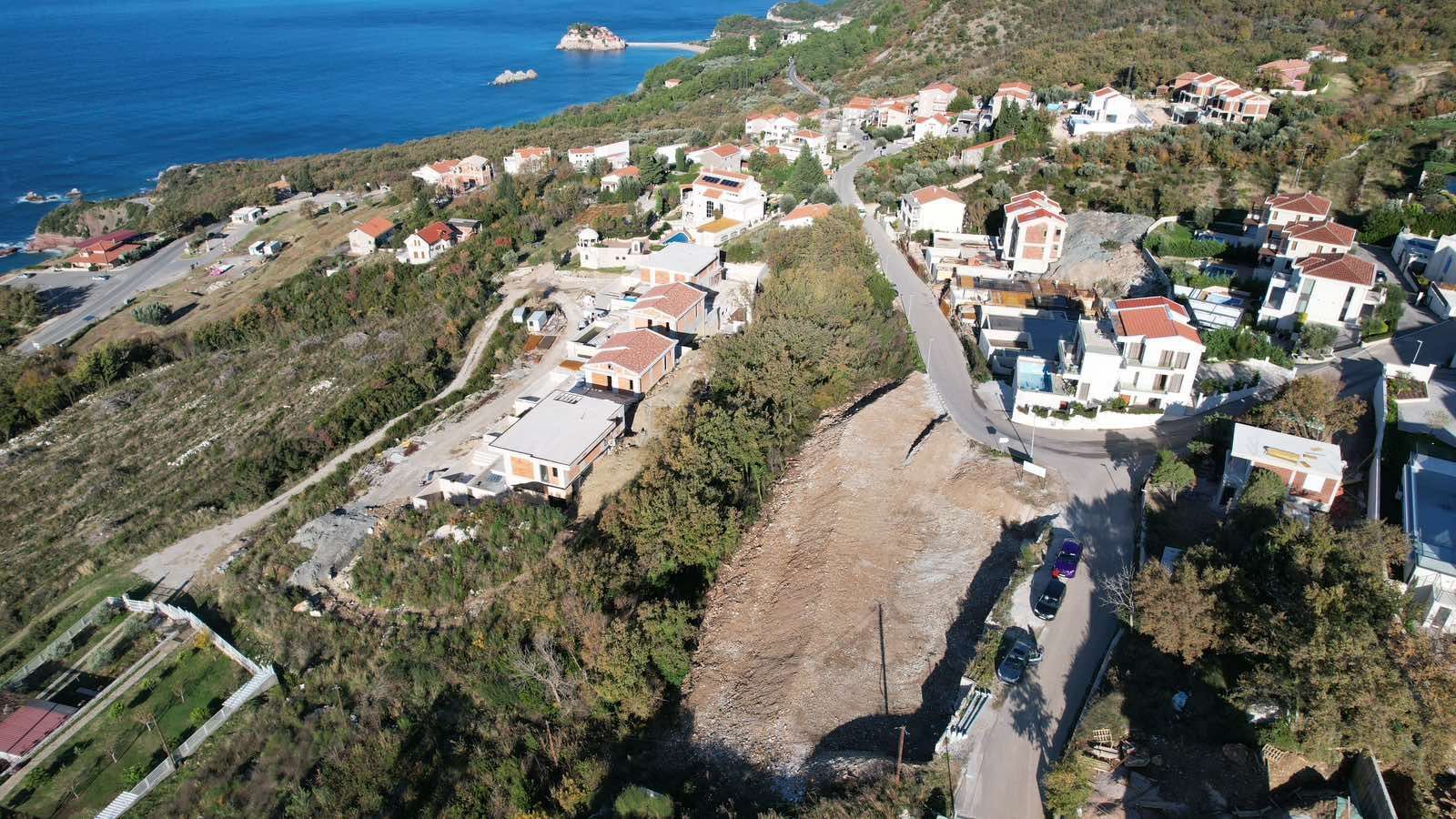 amforaproperty.com/Urbanizovan plac 1.320 m² sa pogledom na more za gradnju 3 vile, Blizikuće, Budva