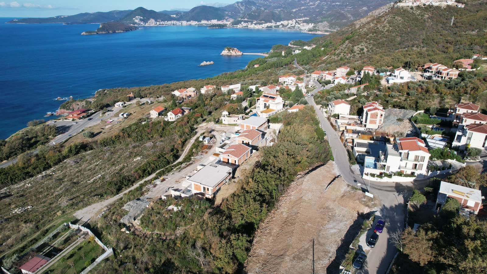 amforaproperty.com/Urbanizovan plac 1.320 m² sa pogledom na more za gradnju 3 vile, Blizikuće, Budva