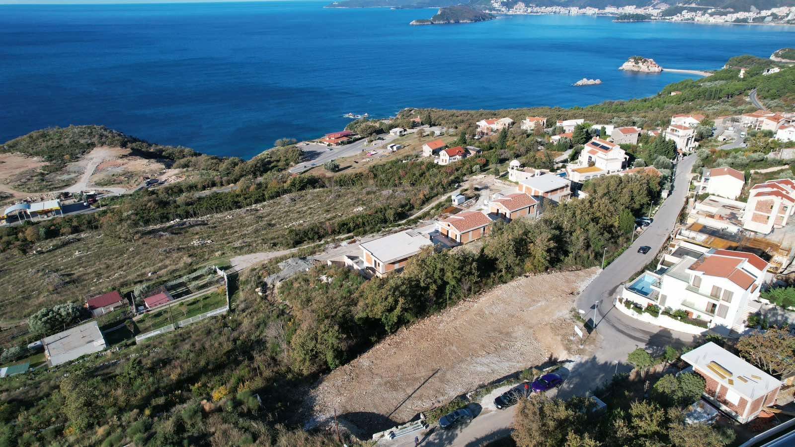 amforaproperty.com/Urbanizovan plac 1.320 m² sa pogledom na more za gradnju 3 vile, Blizikuće, Budva