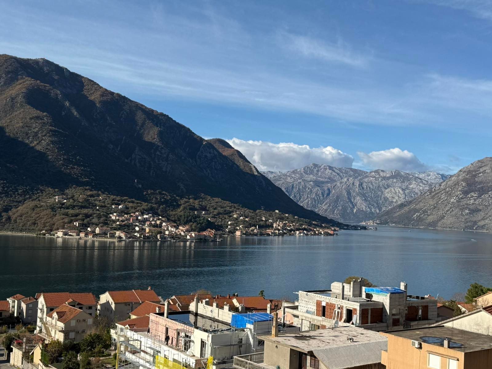 amforaproperty.com/Luksuzni dvosoban stan sa panoramskim pogledom na more, 112 m², garažno mesto – Dobrota, Kotor