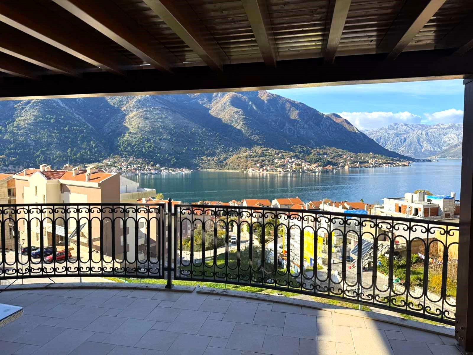 amforaproperty.com/Luksuzni dvosoban stan sa panoramskim pogledom na more, 112 m², garažno mesto – Dobrota, Kotor