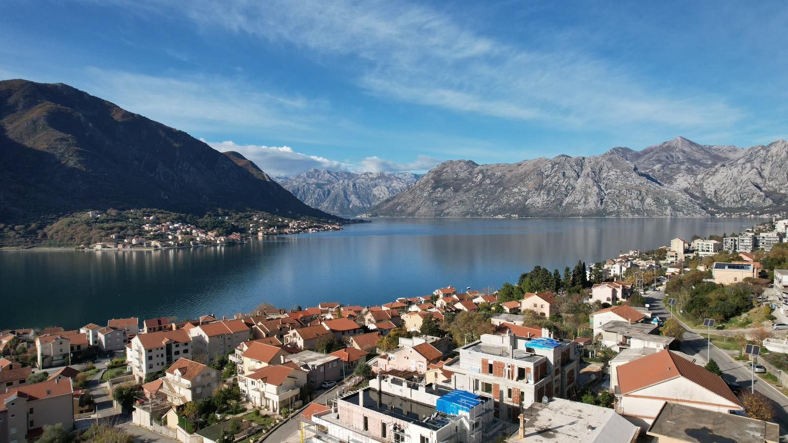 amforaproperty.com/Luksuzni dvosoban stan sa panoramskim pogledom na more, 112 m², garažno mesto – Dobrota, Kotor