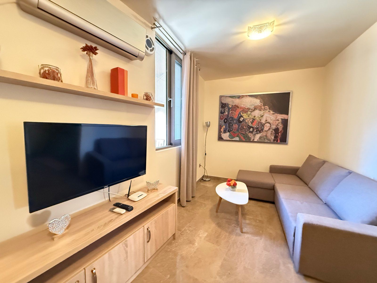 amforaproperty.com/Prodaja tri studio apartmana sa bazenom, 250 metara od mora, Dobrota, Kotor