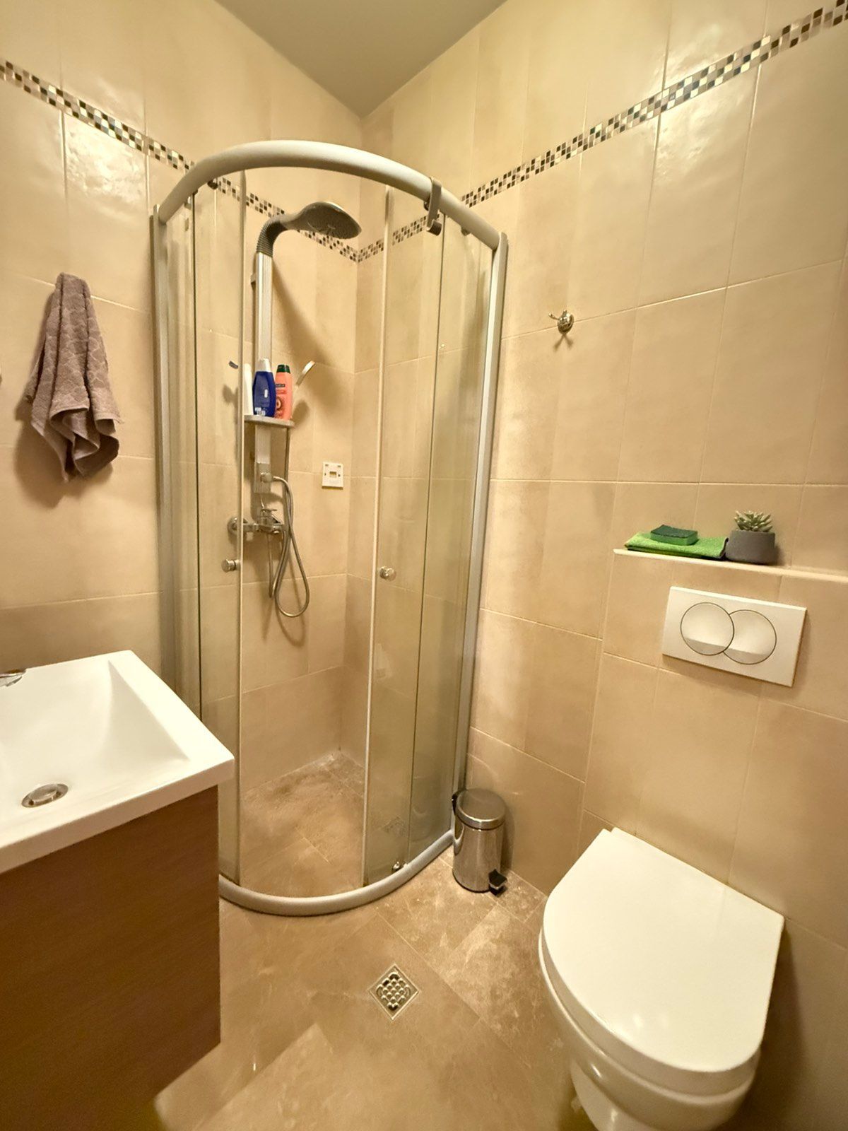 amforaproperty.com/Prodaja tri studio apartmana sa bazenom, 250 metara od mora, Dobrota, Kotor