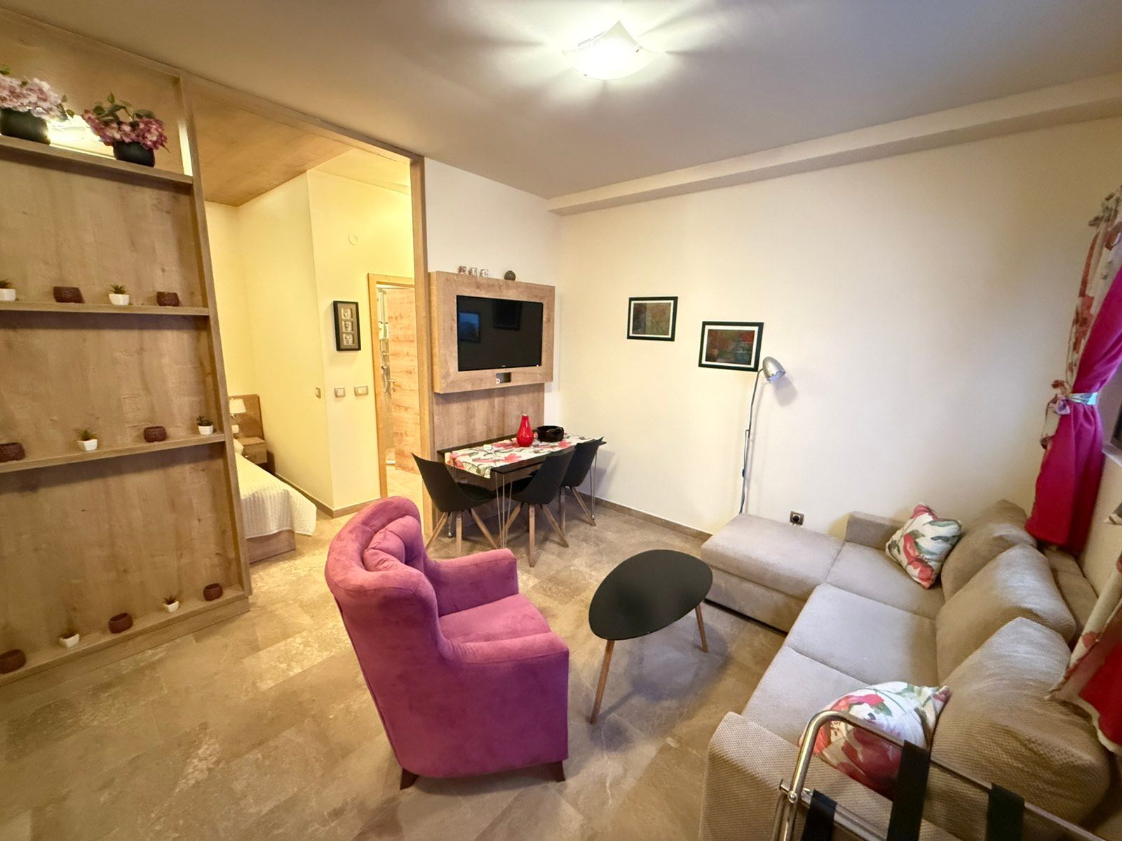 amforaproperty.com/Prodaja tri studio apartmana sa bazenom, 250 metara od mora, Dobrota, Kotor