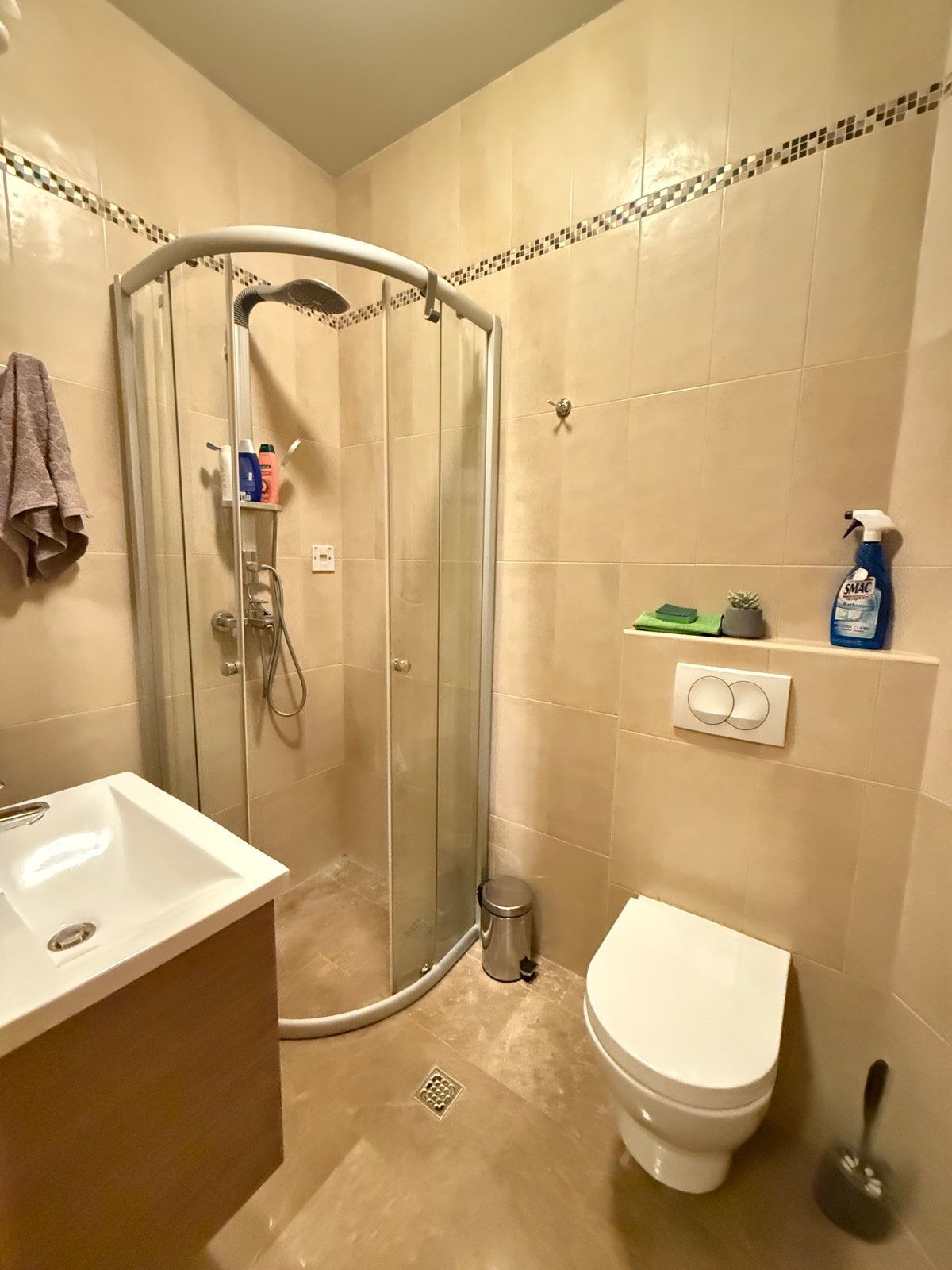 amforaproperty.com/Prodaja tri studio apartmana sa bazenom, 250 metara od mora, Dobrota, Kotor