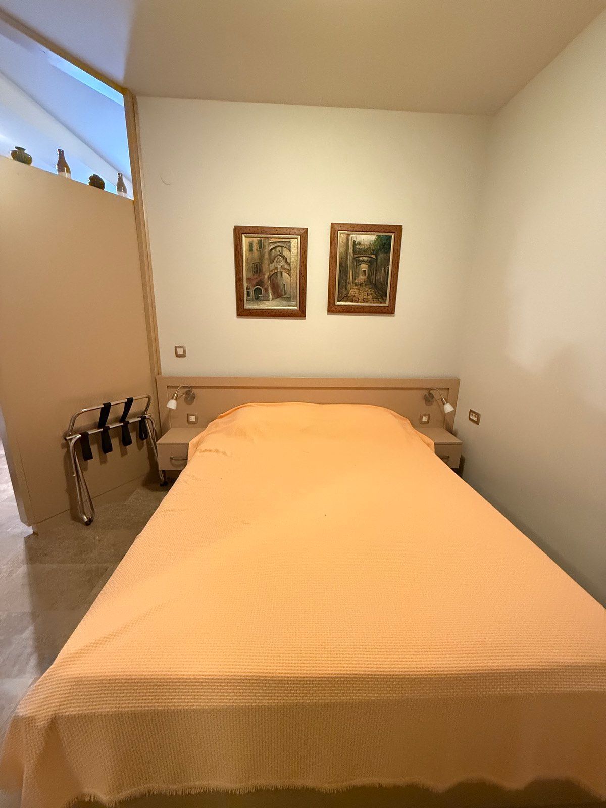 amforaproperty.com/Prodaja tri studio apartmana sa bazenom, 250 metara od mora, Dobrota, Kotor