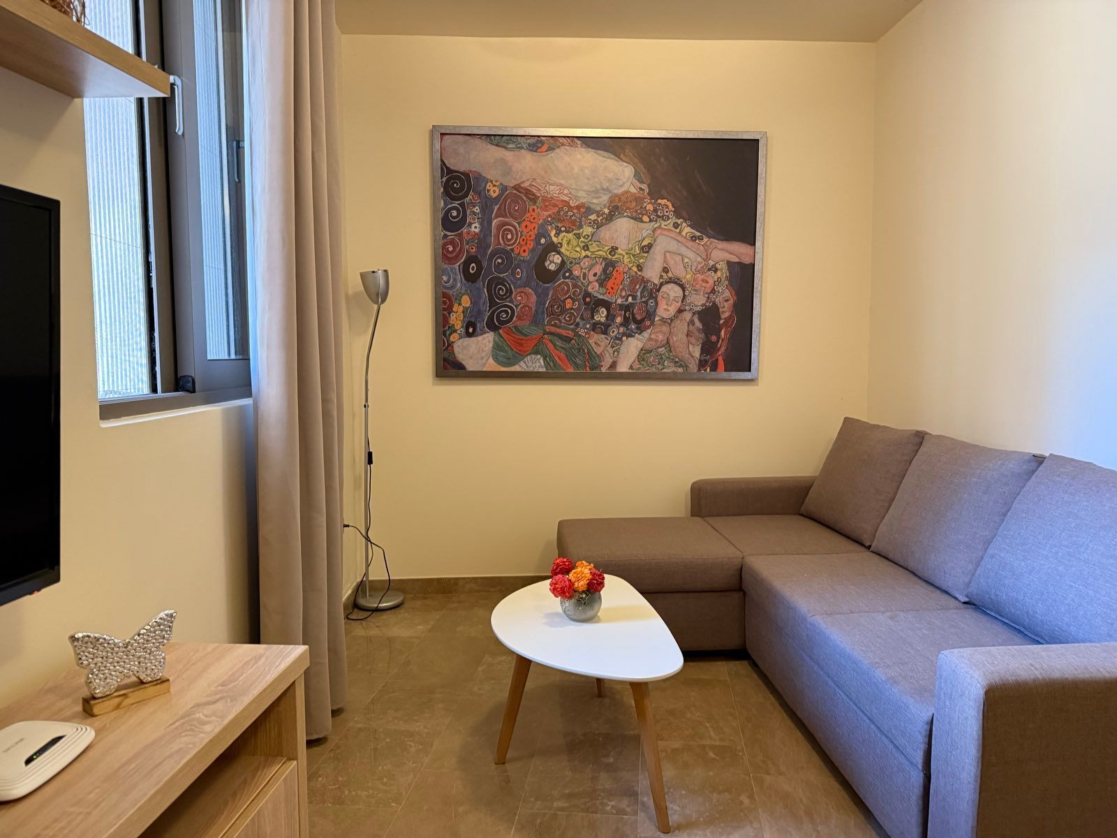 amforaproperty.com/Prodaja tri studio apartmana sa bazenom, 250 metara od mora, Dobrota, Kotor