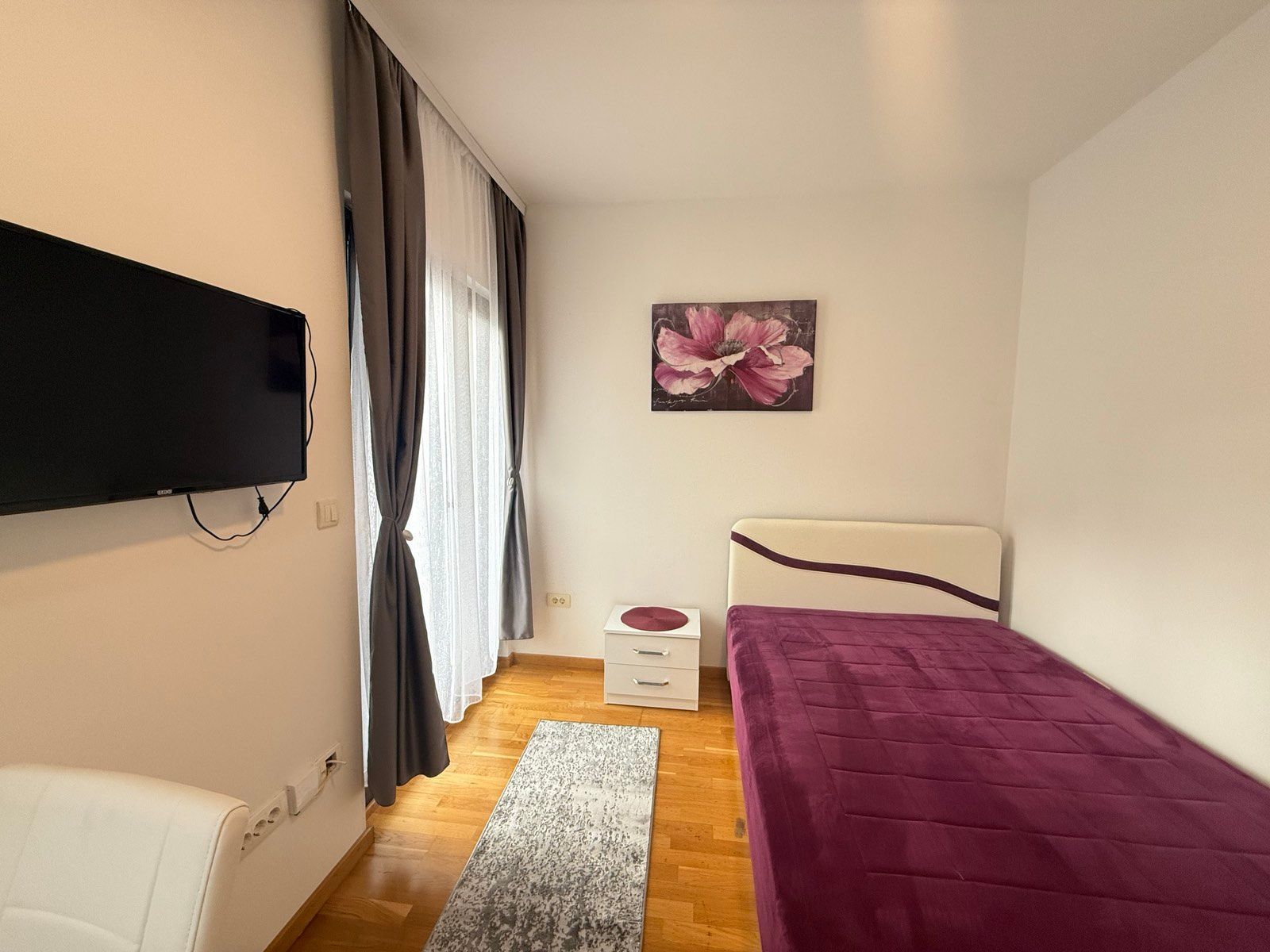 amforaproperty.com/Moderno opremljen studio apartman u Budvi (Izdavanje na duzi period)