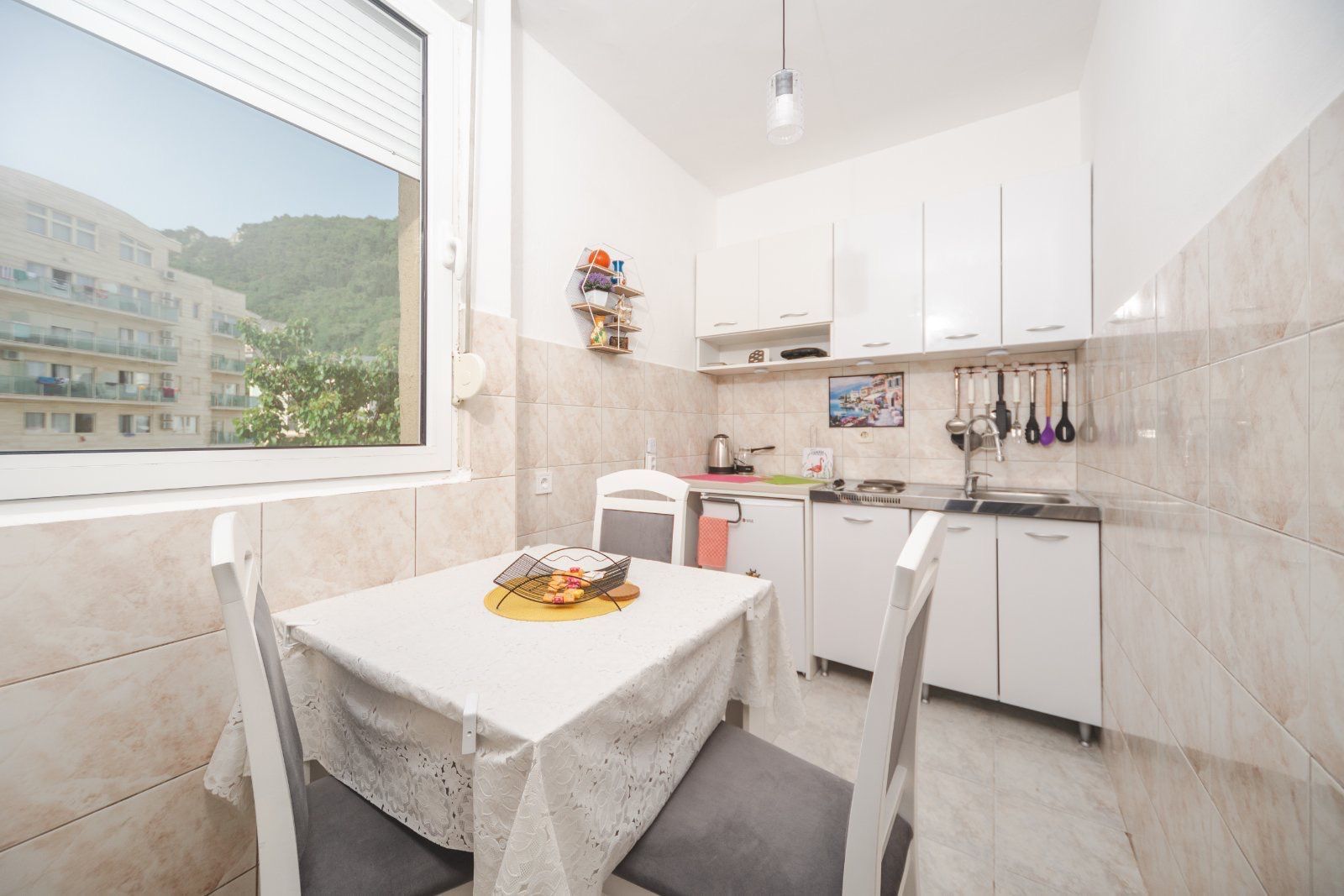 amforaproperty.com/Dvosoban lepo opremljen stan,Budva-Podkosljun (NA DUZI PERIOD)