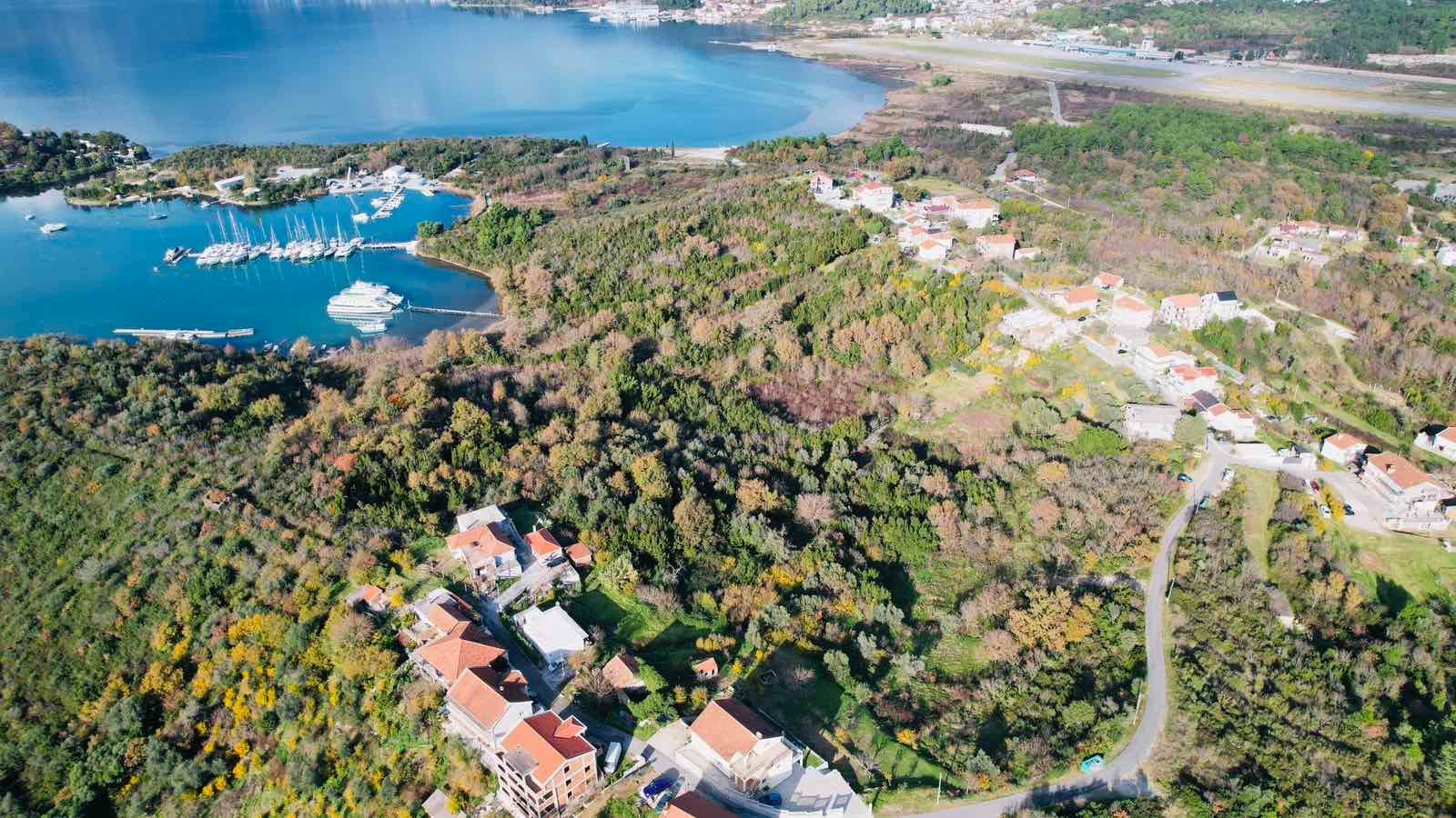 amforaproperty.com/Urbanizovan plac 3.789 m² s prelepim pogledom na more, Tivat-Mrčevac