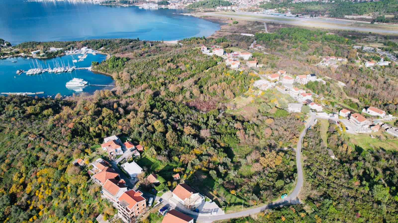 amforaproperty.com/Urbanizovan plac 3.789 m² s prelepim pogledom na more, Tivat-Mrčevac