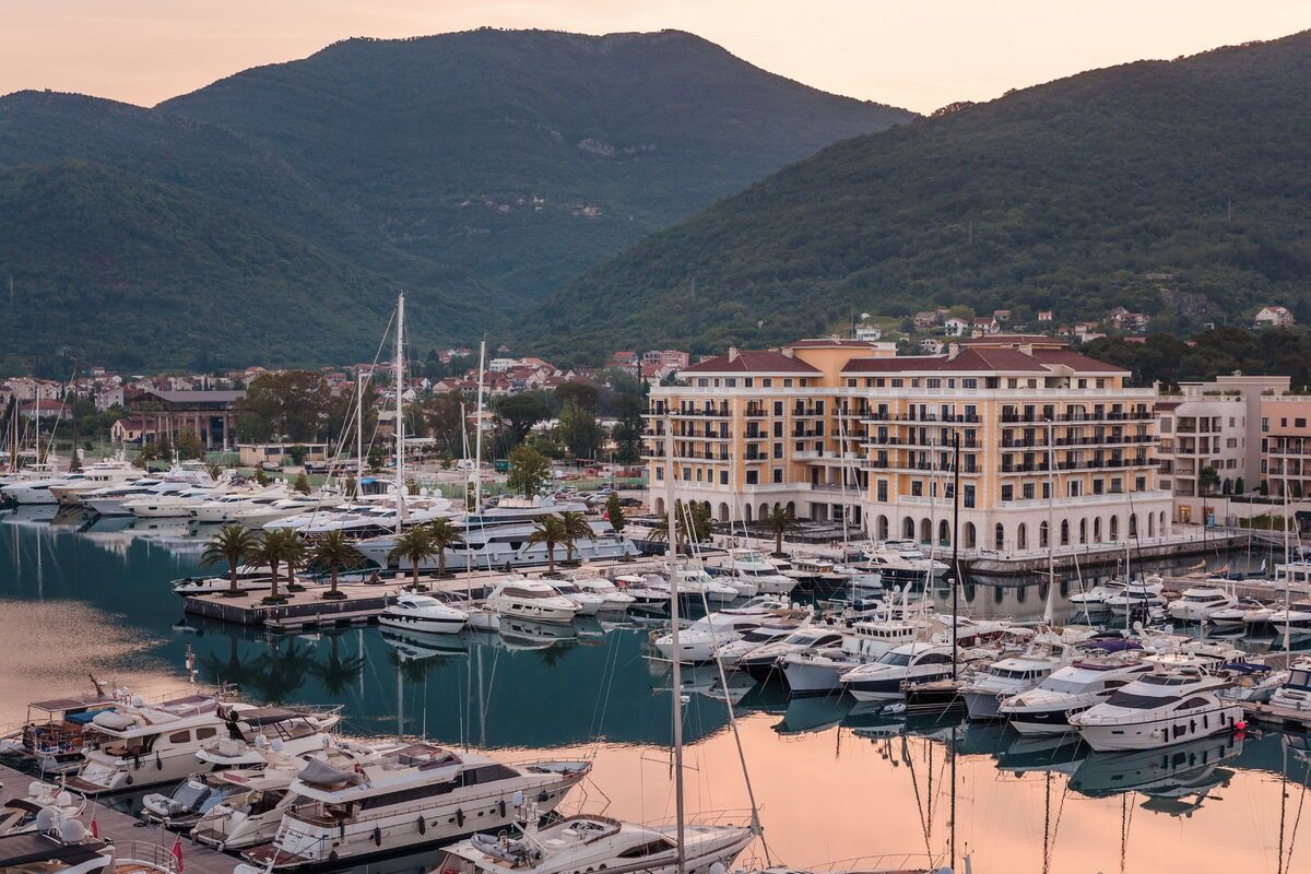 amforaproperty.com/Jednosoban apartman 68 m² sa predivnim pogledom na more u prvom redu – Regent, Porto Montenegro, Tivat