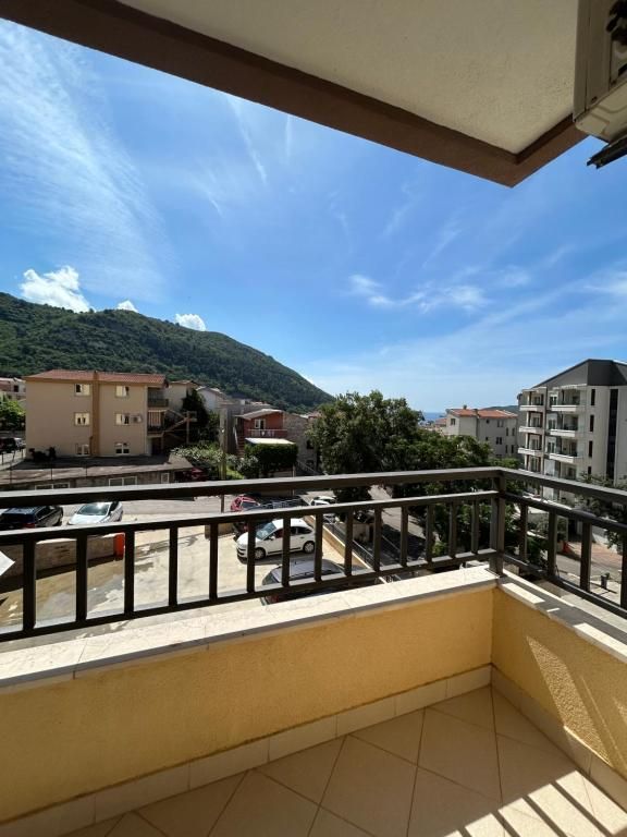 amforaproperty.com/Jednosoban stan sa parking mestom,Budva-Lazi (izdavanje na duzi period)