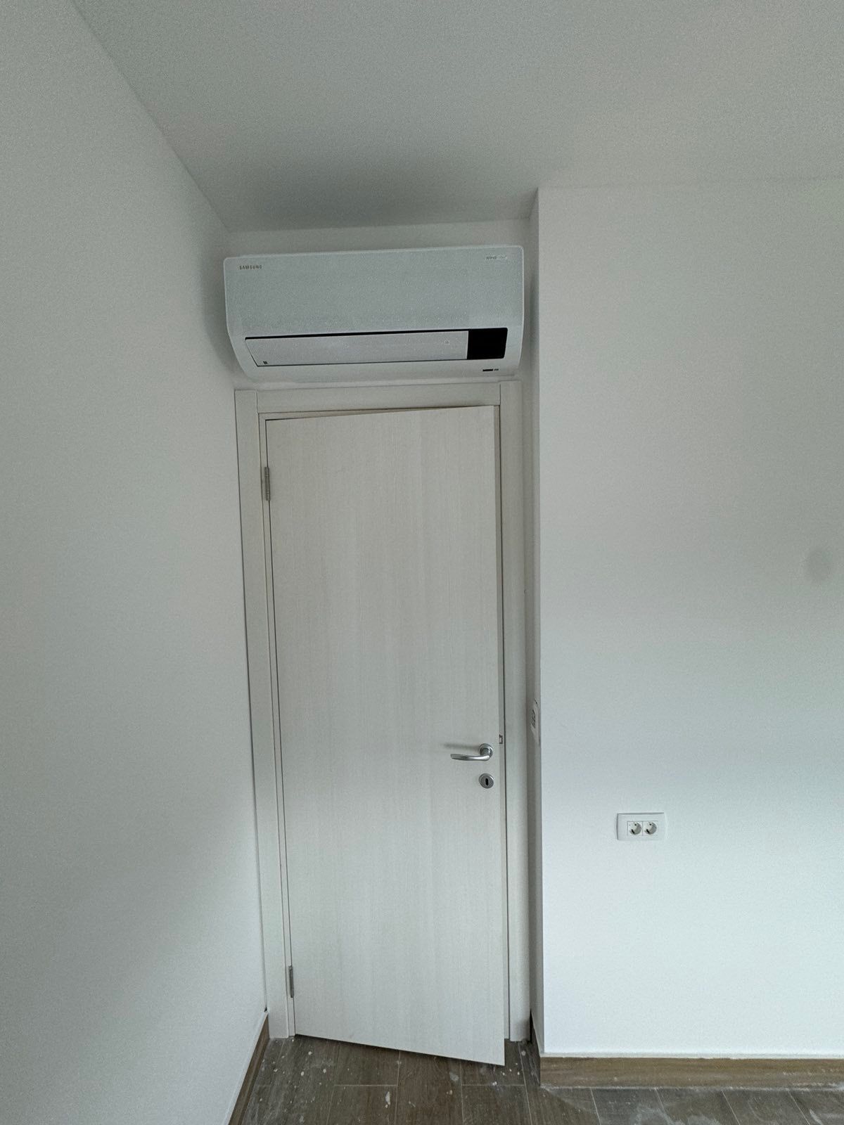 IZDAVANJE-Novoizgrađeni apart-hotel sa 18 stanova, 1600 m², na prvoj liniji do mora, sa garažnim mestima i pogledom na more - Amfora Real Estate