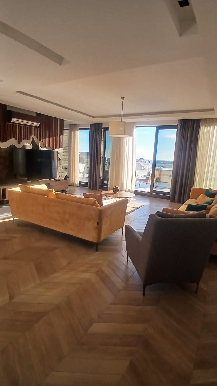 amforaproperty.com/Luksuzan Penthouse od 100m² + Prostrana Krovna Terasa sa Panoramskim Pogledom na More i Đakuzi Kadom – Budva