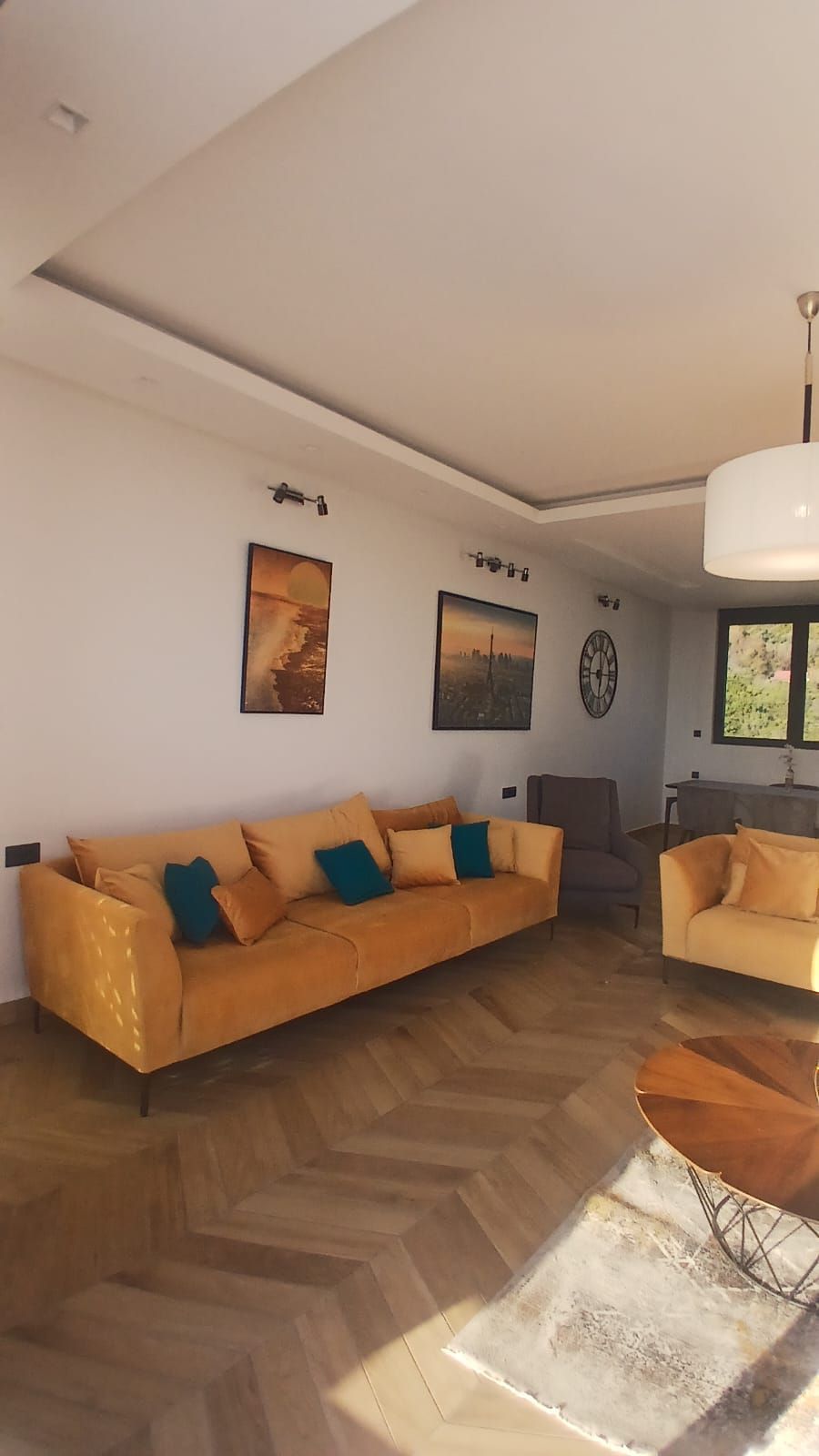 amforaproperty.com/Luksuzan Penthouse od 100m² + Prostrana Krovna Terasa sa Panoramskim Pogledom na More i Đakuzi Kadom – Budva