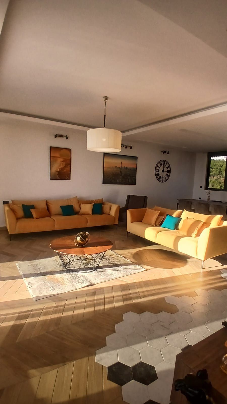 amforaproperty.com/Luksuzan Penthouse od 100m² + Prostrana Krovna Terasa sa Panoramskim Pogledom na More i Đakuzi Kadom – Budva