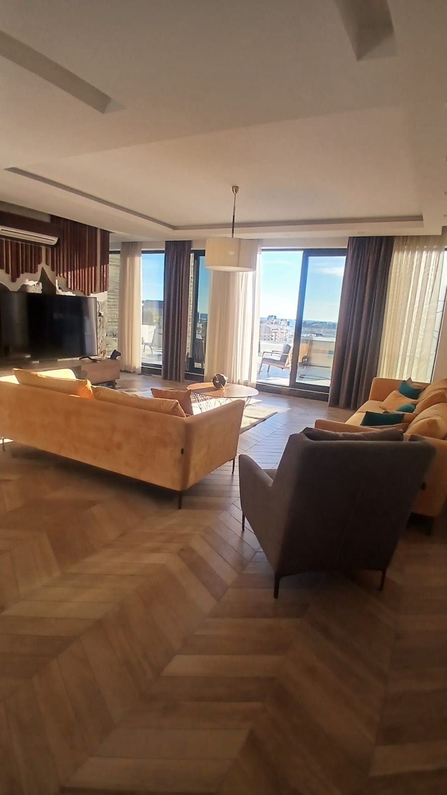 amforaproperty.com/Luksuzan Penthouse od 100m² + Prostrana Krovna Terasa sa Panoramskim Pogledom na More i Đakuzi Kadom – Budva