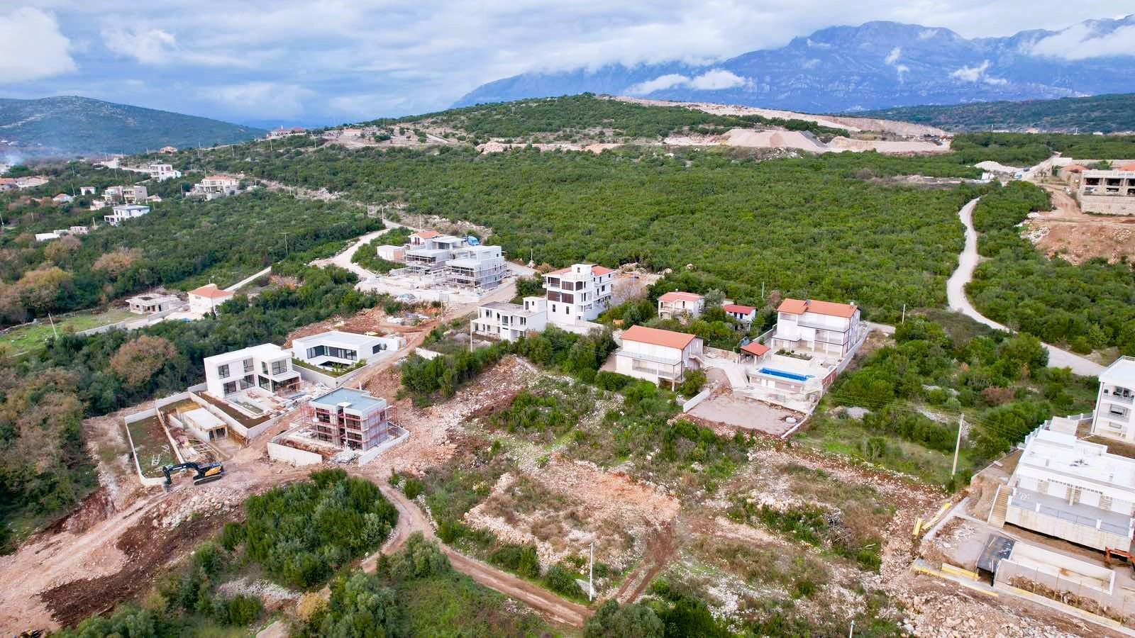 amforaproperty.com/Urbanizovan plac 660m2 sa pogledom na more- Krimovica,Kotor