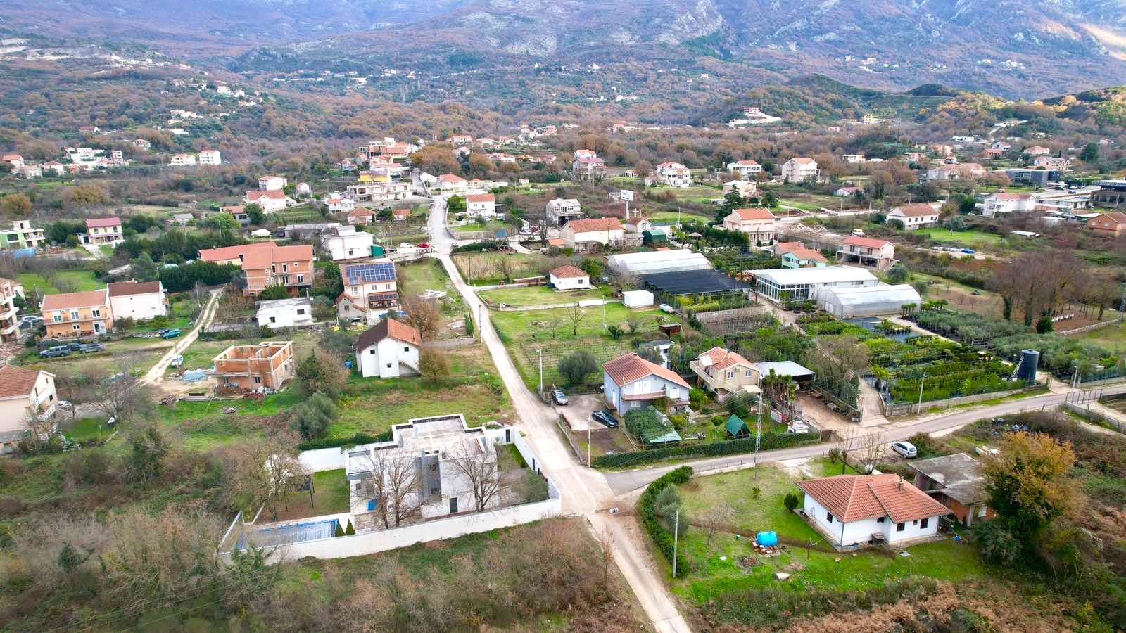 amforaproperty.com/Radanovici,Kotor-Gradjevinsko zemljiste 1142m2