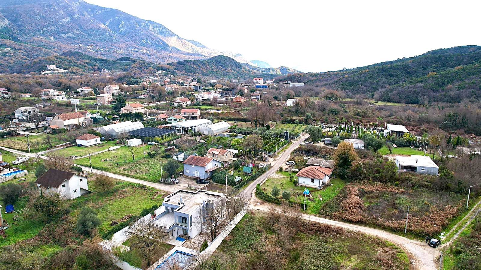 amforaproperty.com/Radanovici,Kotor-Gradjevinsko zemljiste 1142m2