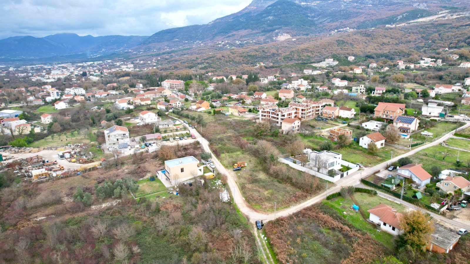 amforaproperty.com/Radanovici,Kotor-Gradjevinsko zemljiste 1142m2