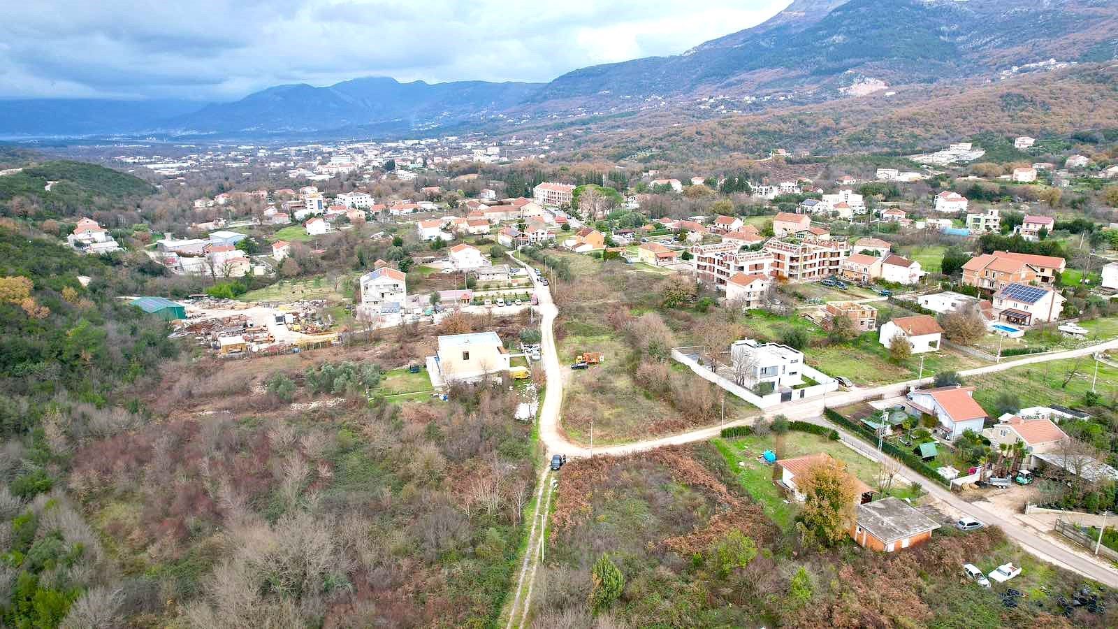 amforaproperty.com/Radanovici,Kotor-Gradjevinsko zemljiste 1142m2