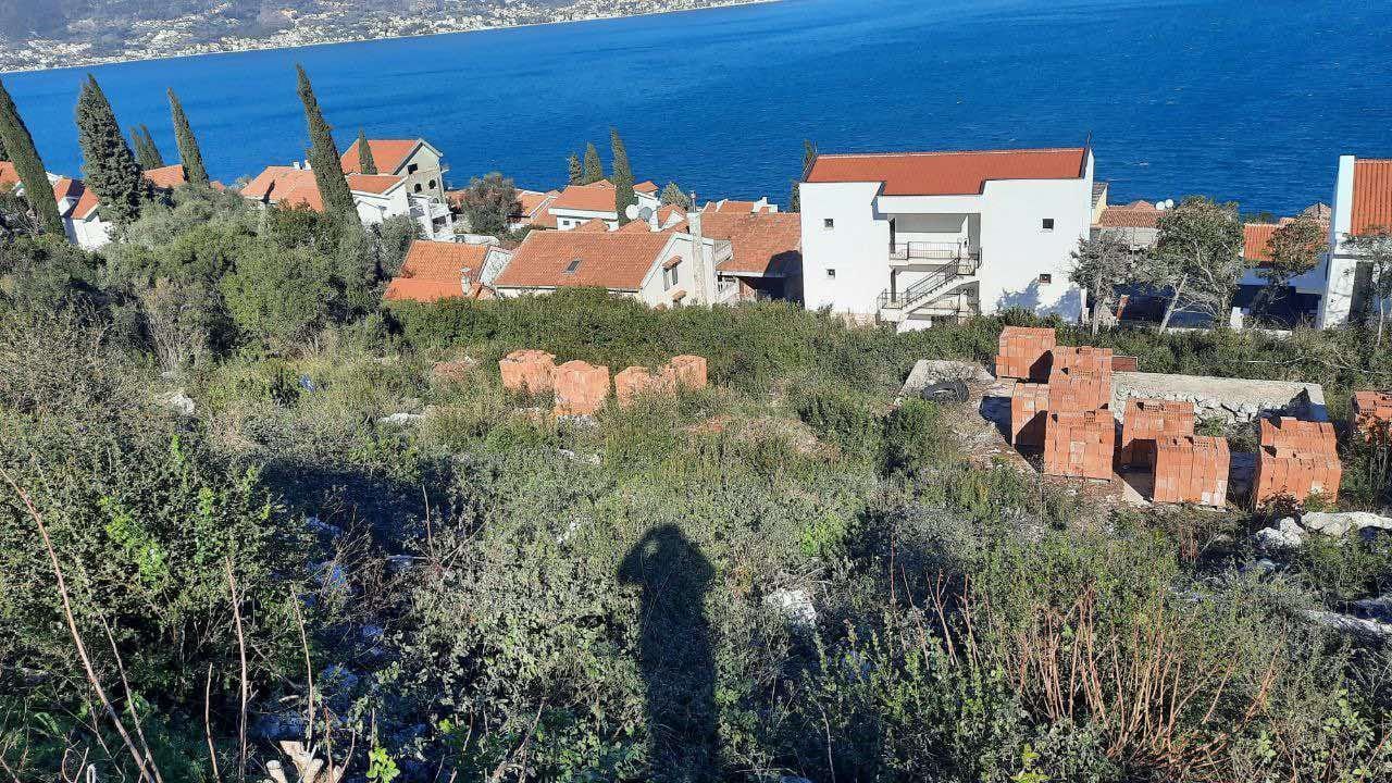 amforaproperty.com/Urbanizovan plac od 453 m² sa prelepim pogledom na more, 100 metara od mora, Krašici, Tivat