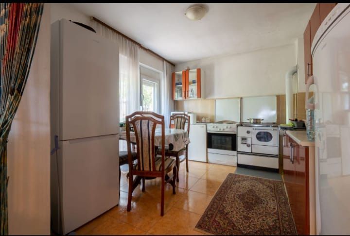 amforaproperty.com/Prodaja kuće od 154 m² sa prostranim placem od 1200 m² i prelepim pogledom na grad i more, Marovići, Bar