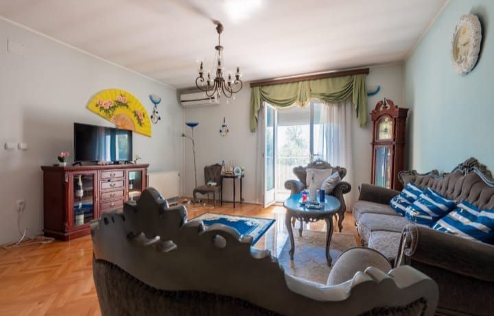 amforaproperty.com/Prodaja kuće od 154 m² sa prostranim placem od 1200 m² i prelepim pogledom na grad i more, Marovići, Bar