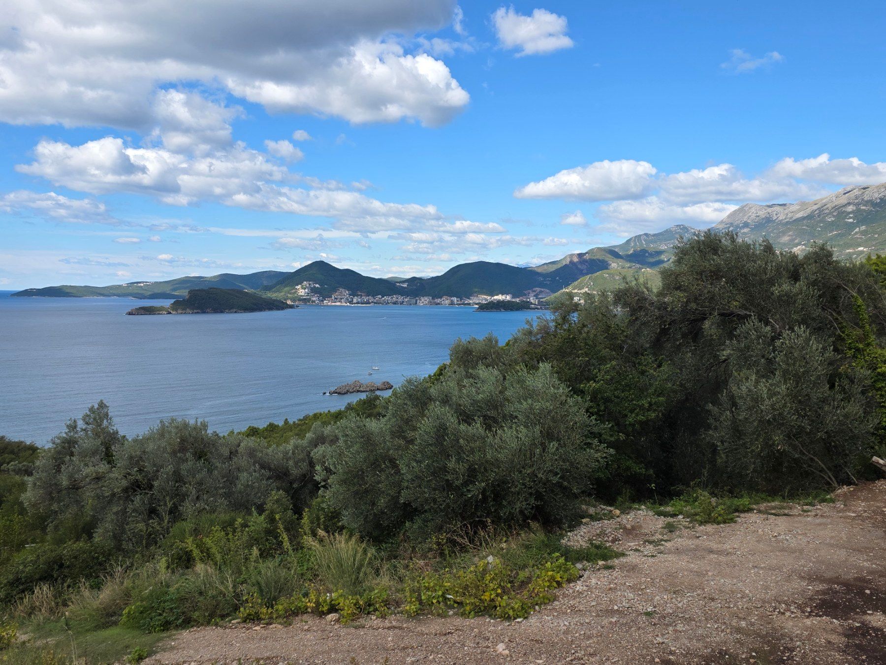 Prodaja građevinskog zemljista 2.682 m² za izgradnju 5 luksuznih vila sa pogledom na more – Blizikuće, Budva - Amfora Real Estate