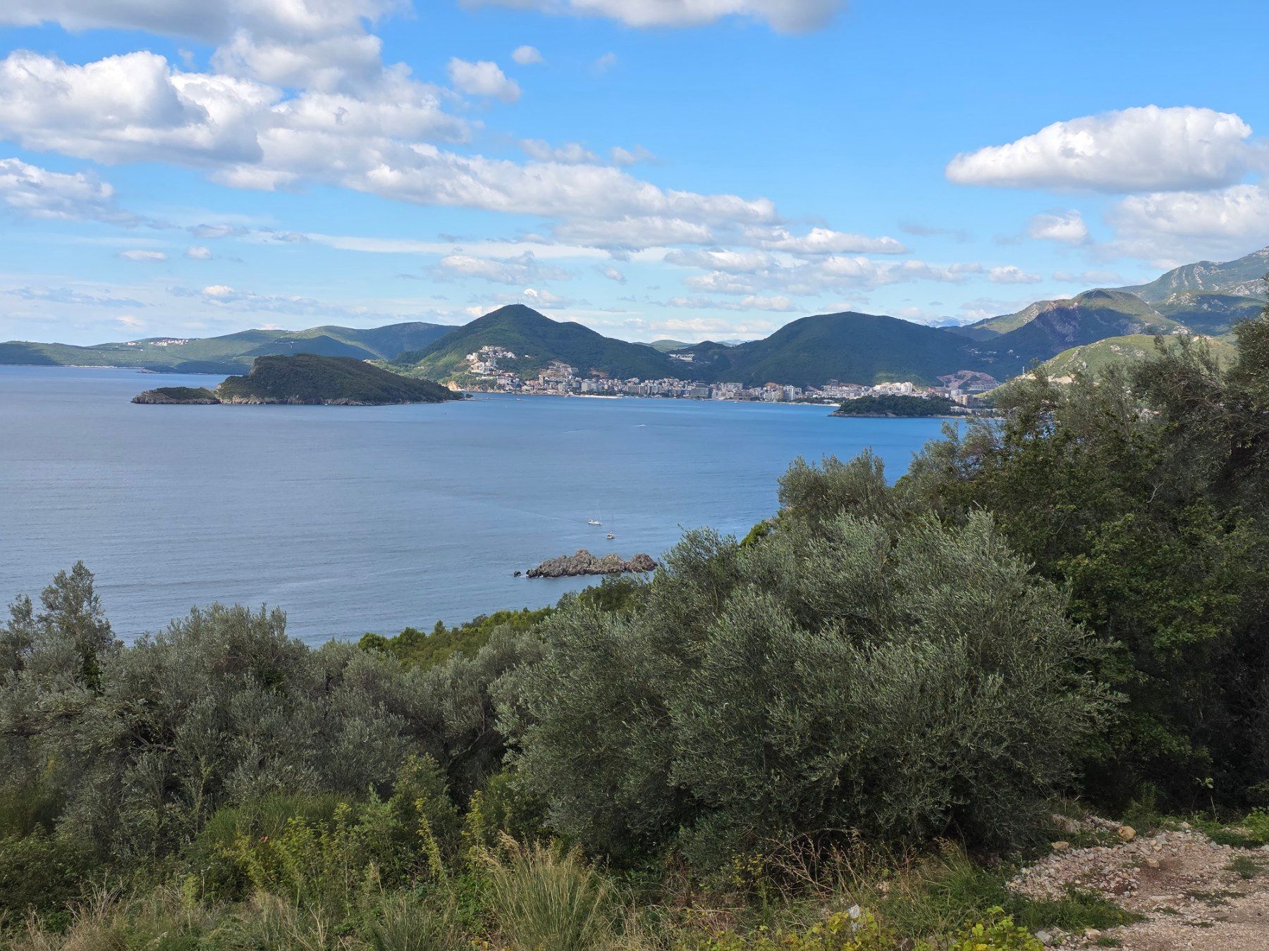 Prodaja građevinskog zemljista 2.682 m² za izgradnju 5 luksuznih vila sa pogledom na more – Blizikuće, Budva - Amfora Real Estate