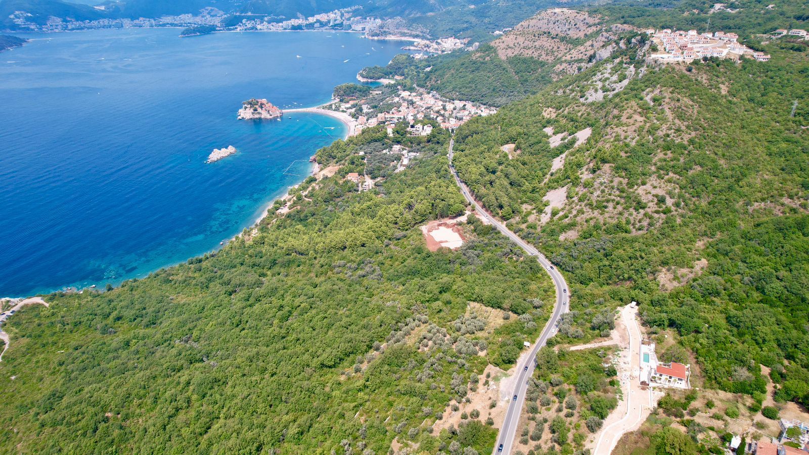 Prodaja građevinskog zemljista 2.682 m² za izgradnju 5 luksuznih vila sa pogledom na more – Blizikuće, Budva - Amfora Real Estate