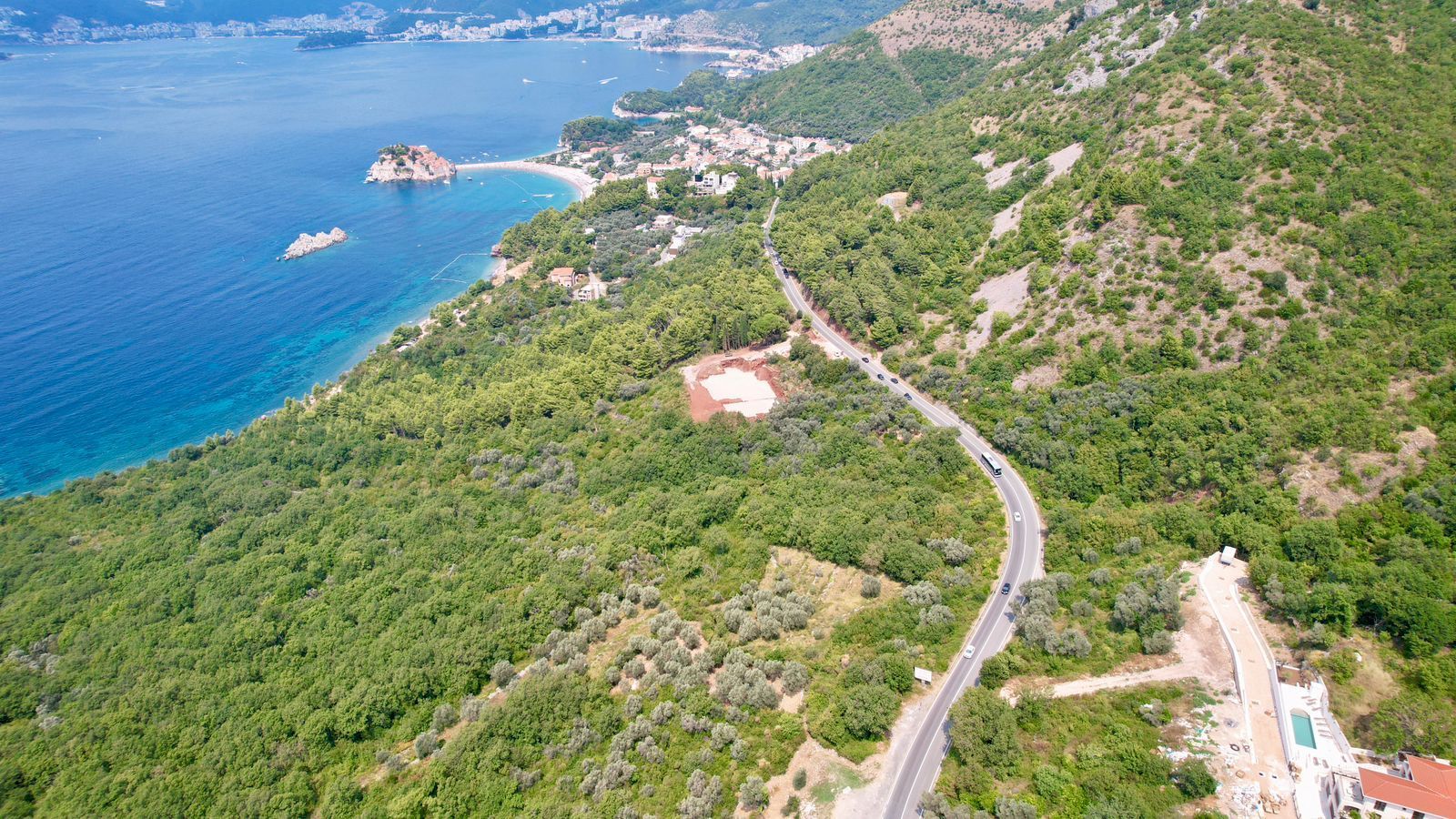 Prodaja građevinskog zemljista 2.682 m² za izgradnju 5 luksuznih vila sa pogledom na more – Blizikuće, Budva - Amfora Real Estate