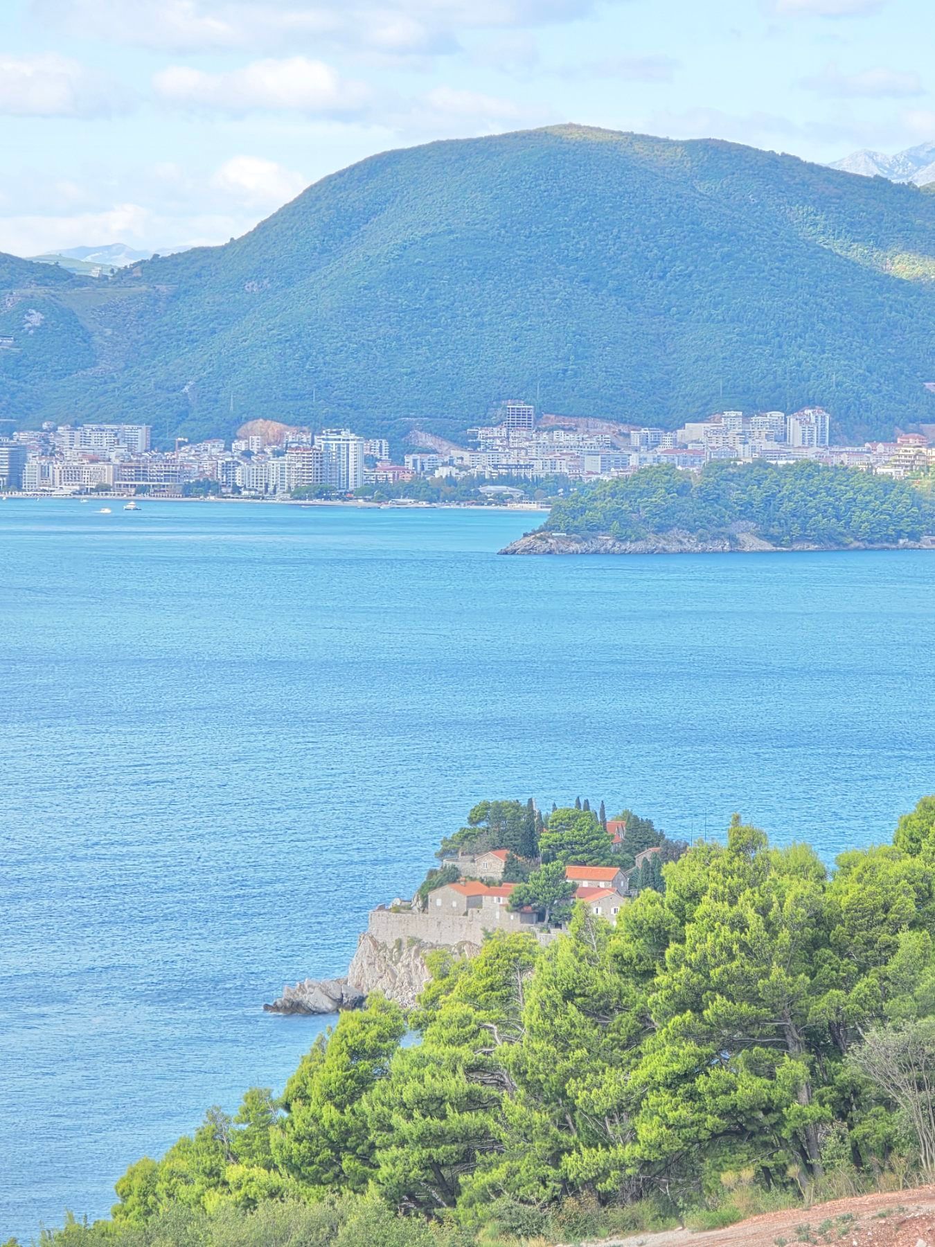 Prodaja građevinskog zemljista 2.682 m² za izgradnju 5 luksuznih vila sa pogledom na more – Blizikuće, Budva - Amfora Real Estate