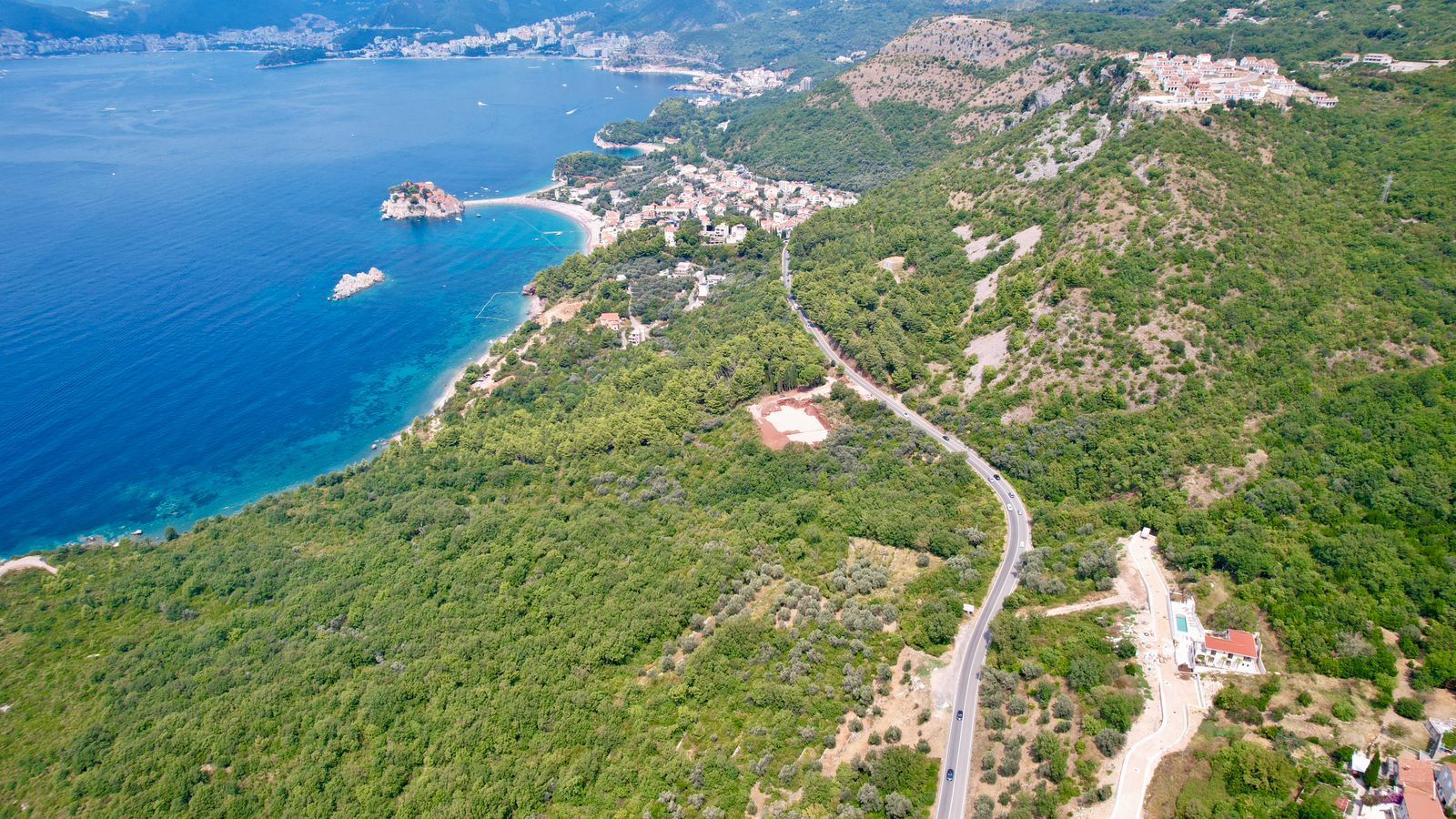 Prodaja građevinskog zemljista 2.682 m² za izgradnju 5 luksuznih vila sa pogledom na more – Blizikuće, Budva - Amfora Real Estate