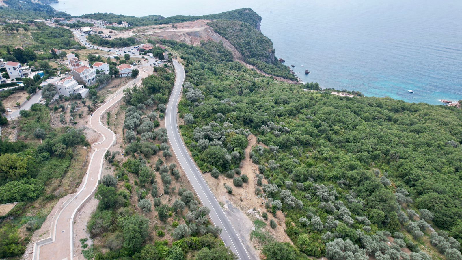 Prodaja građevinskog zemljista 2.682 m² za izgradnju 5 luksuznih vila sa pogledom na more – Blizikuće, Budva - Amfora Real Estate