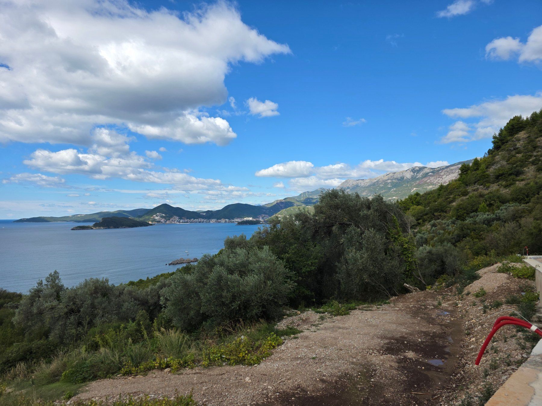 Prodaja građevinskog zemljista 2.682 m² za izgradnju 5 luksuznih vila sa pogledom na more – Blizikuće, Budva - Amfora Real Estate