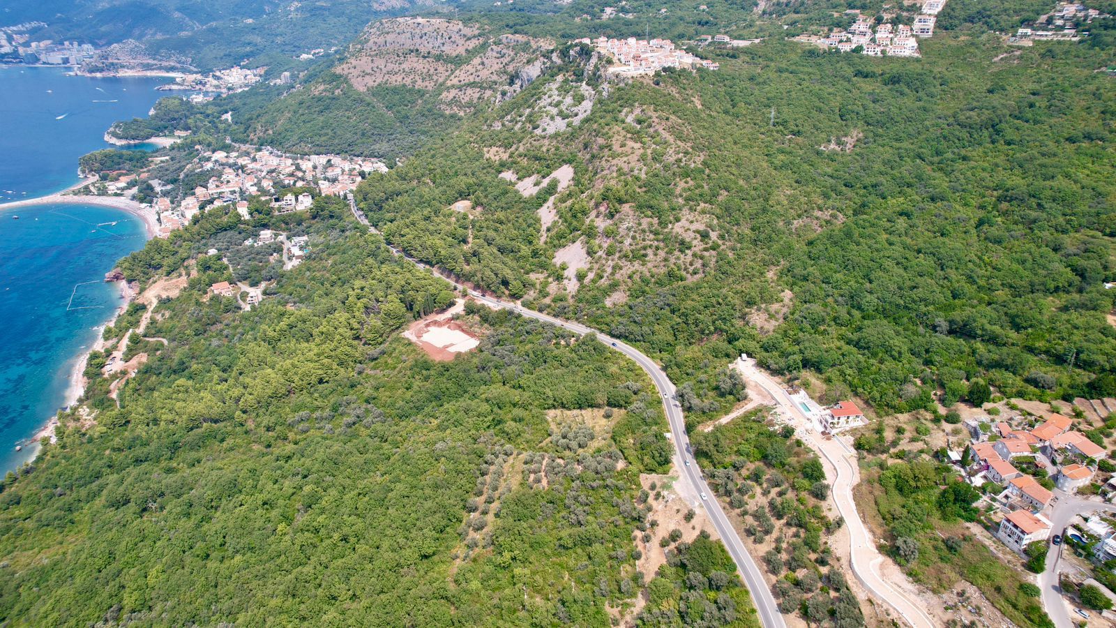 Prodaja građevinskog zemljista 2.682 m² za izgradnju 5 luksuznih vila sa pogledom na more – Blizikuće, Budva - Amfora Real Estate
