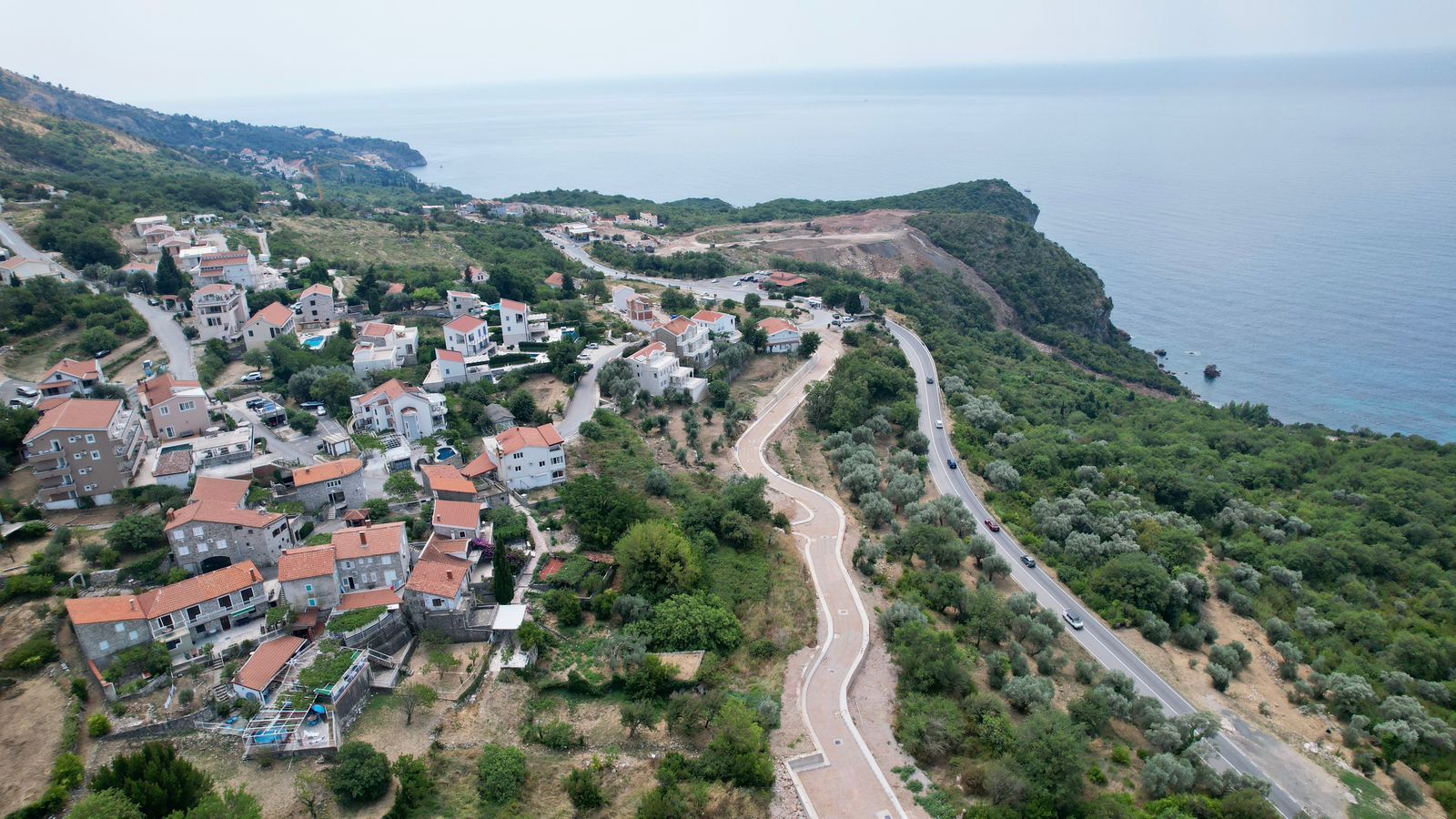 Prodaja građevinskog zemljista 2.682 m² za izgradnju 5 luksuznih vila sa pogledom na more – Blizikuće, Budva - Amfora Real Estate