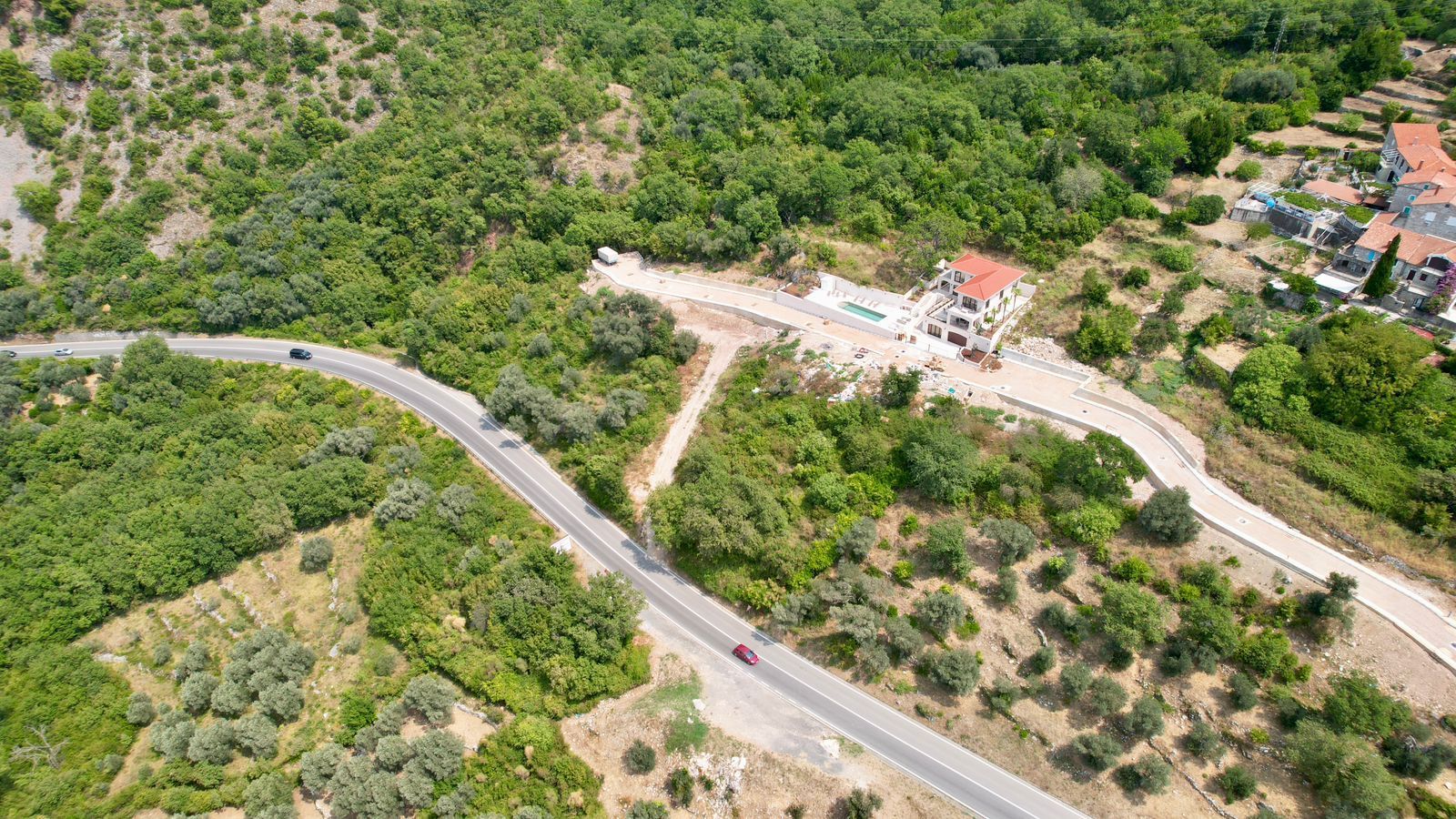 Prodaja građevinskog zemljista 2.682 m² za izgradnju 5 luksuznih vila sa pogledom na more – Blizikuće, Budva - Amfora Real Estate