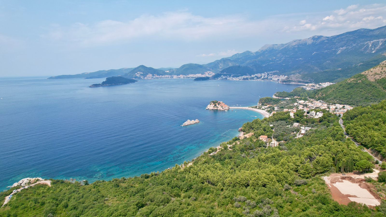 Prodaja građevinskog zemljista 2.682 m² za izgradnju 5 luksuznih vila sa pogledom na more – Blizikuće, Budva - Amfora Real Estate