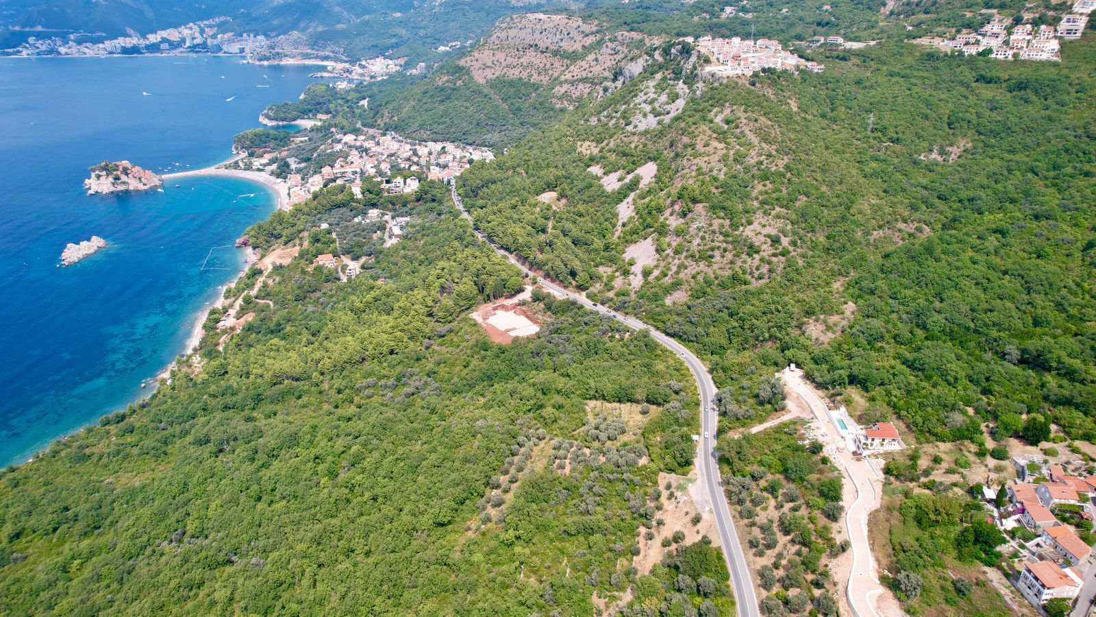 Prodaja građevinskog zemljista 2.682 m² za izgradnju 5 luksuznih vila sa pogledom na more – Blizikuće, Budva - Amfora Real Estate