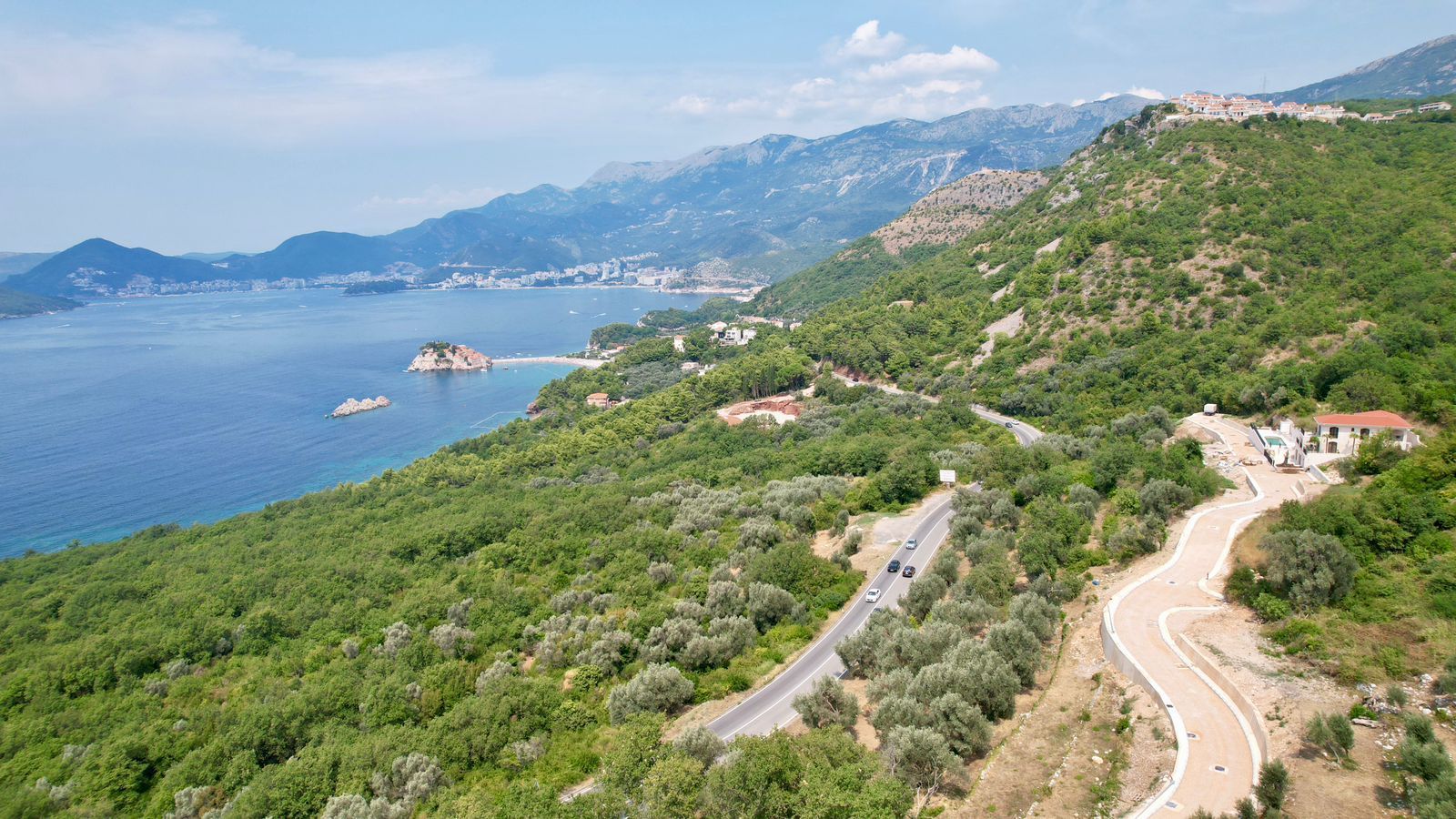 Prodaja građevinskog zemljista 2.682 m² za izgradnju 5 luksuznih vila sa pogledom na more – Blizikuće, Budva - Amfora Real Estate