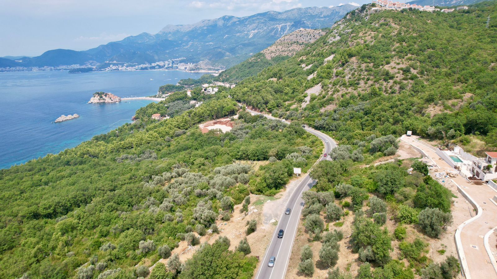 Prodaja građevinskog zemljista 2.682 m² za izgradnju 5 luksuznih vila sa pogledom na more – Blizikuće, Budva - Amfora Real Estate