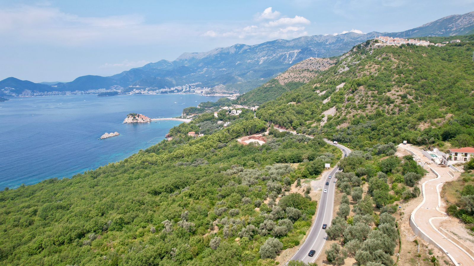 Prodaja građevinskog zemljista 2.682 m² za izgradnju 5 luksuznih vila sa pogledom na more – Blizikuće, Budva - Amfora Real Estate