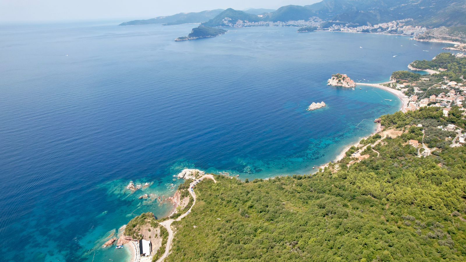 Prodaja građevinskog zemljista 2.682 m² za izgradnju 5 luksuznih vila sa pogledom na more – Blizikuće, Budva - Amfora Real Estate