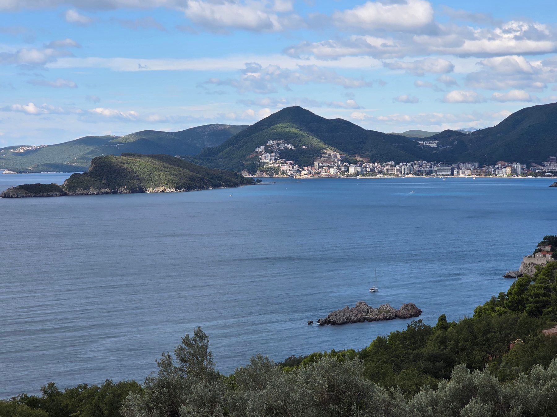 Prodaja građevinskog zemljista 2.682 m² za izgradnju 5 luksuznih vila sa pogledom na more – Blizikuće, Budva - Amfora Real Estate