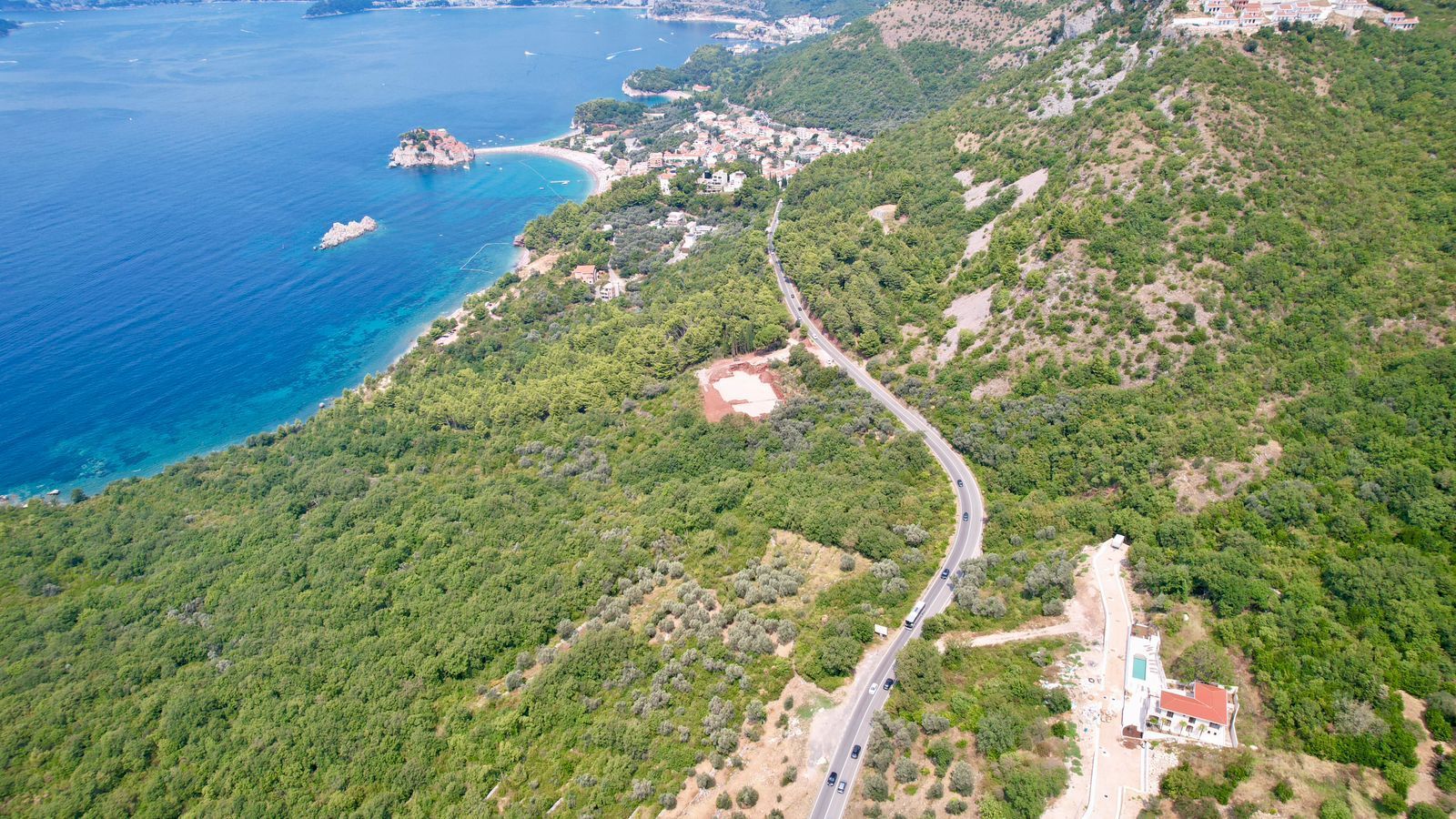 Prodaja građevinskog zemljista 2.682 m² za izgradnju 5 luksuznih vila sa pogledom na more – Blizikuće, Budva - Amfora Real Estate